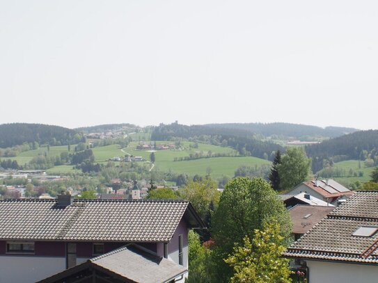 Sofort frei! Renoviertes RMH mit Garten und Garage, in Top Wohnlage von Regen, Bayerischer Wald