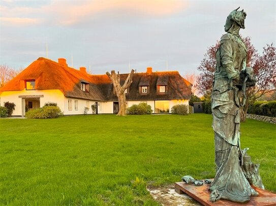 SYLT - Großes Einzelhaus mit Aufzug und Garage auf großzügigem Grundstück