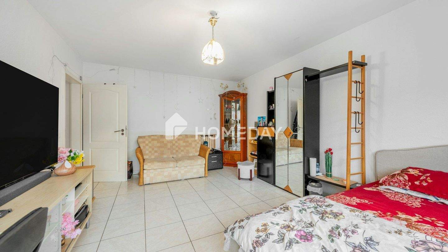 Zentrale, lichtdurchflutete 2-Zimmer-Wohnung mit Einbauküche und gepflegtem Ambiente