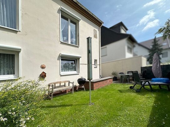 Zweifamilienhaus mit Potential in zentraler Lage