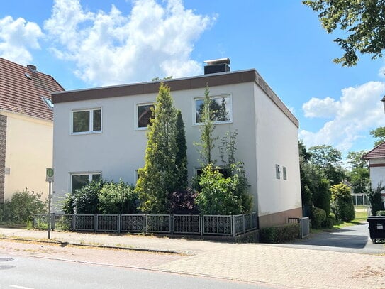 PURNHAGEN-IMMOBILIEN - Bremen-Farge / Rekum - Kapitalanlage - freist. 4-Parteienhaus mit 3 Garagen