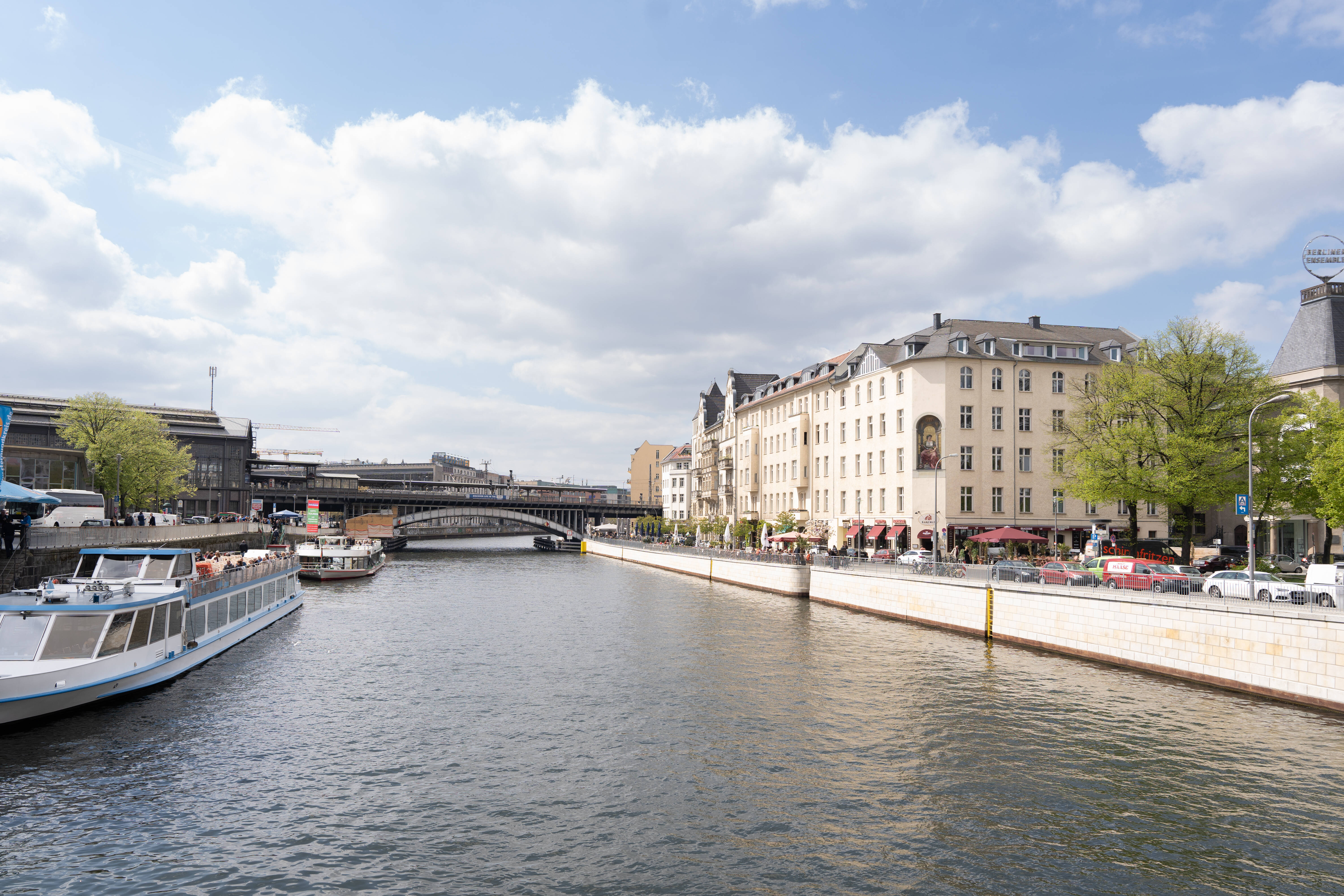 Außergewöhnliche Luxurious 5 Zimmer Wohnung mit Pool , Gym & Concierge in Berlin Mitte - Foto 1