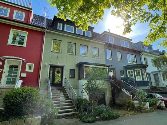 Sanierungsbedürftiges Stadthaus in zentraler Lage von Kiel