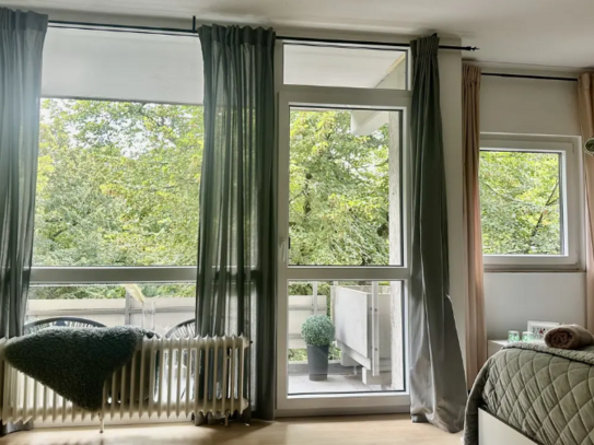 Scandinavian Style, edel möbl. Apartment im Düsseltal, Balkon & Parkblick, von Privat