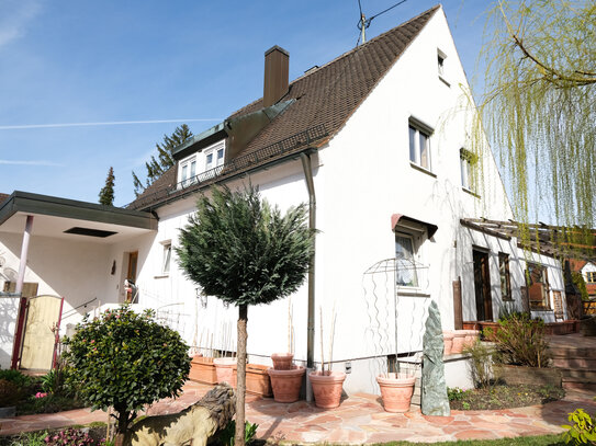 Charmantes Mehrfamilienhaus in begehrter Lage