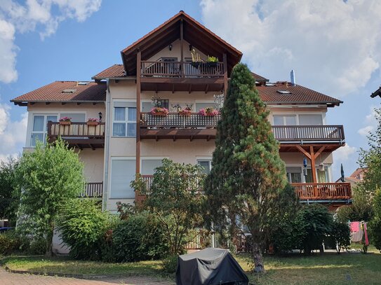 Charmante 2-Raum-Eigentumswohnung im Souterrain mit Terrasse und Parkplatz