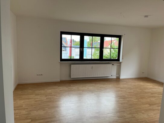 Neu renovierte Wohnung mit Terrasse