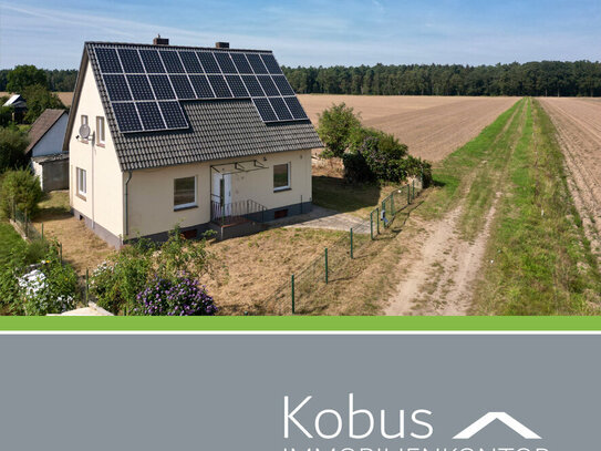 Einfamilienhaus mit PV-Anlage in direkter Feldrandlage