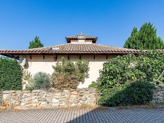 Traumhaus: Hacienda mit Atrium + Natursteinen an den Fuchsbergen