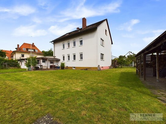 Charmantes Mehrfamilienhaus mit großem Grundstück in ruhiger Lage