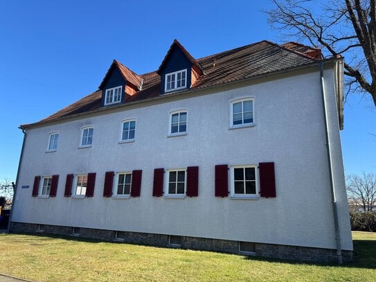 hübsche Dachgeschosswohnung in Weißenborn, 2 RWE mit Balkon und Stellplatz