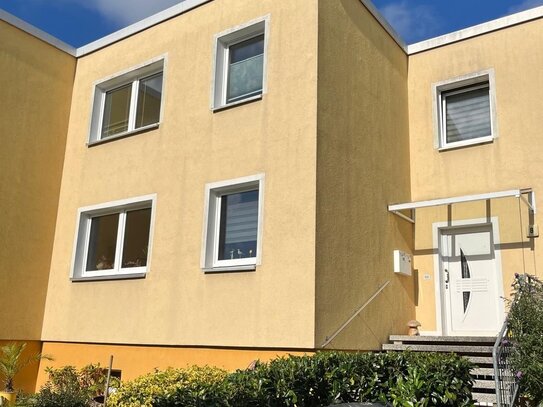 DEUTSCHMANN IMMOBILIEN ***** ivd - Gepflegtes Wohnen über 3 Ebenen mit Garten in Bernau!