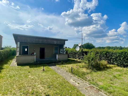 Wochenendgrundstück mit kleinem Bungalow