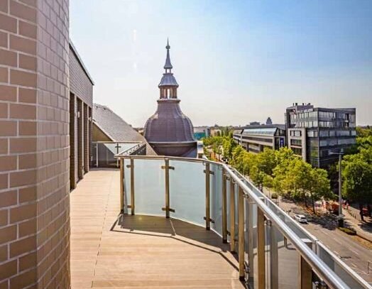 Tolle lichtdurchflutete 2-Zimmer Wohnung mit Rundum-Balkon I Panoramafenster I Moderne Ausstattung