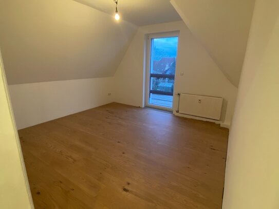 Charmante 4-Zimmer-Dachgeschosswohnung mit moderner Ausstattung in ruhiger Lage