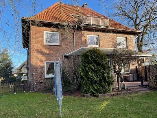 Zweifamilienhaus in Hude auf großem Grundstück