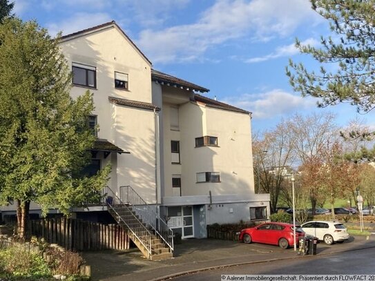 Geräumige, attraktive 2-Zimmer-Wohnung mit Balkon in Aalen, Nähe Ostalb-Klinikum