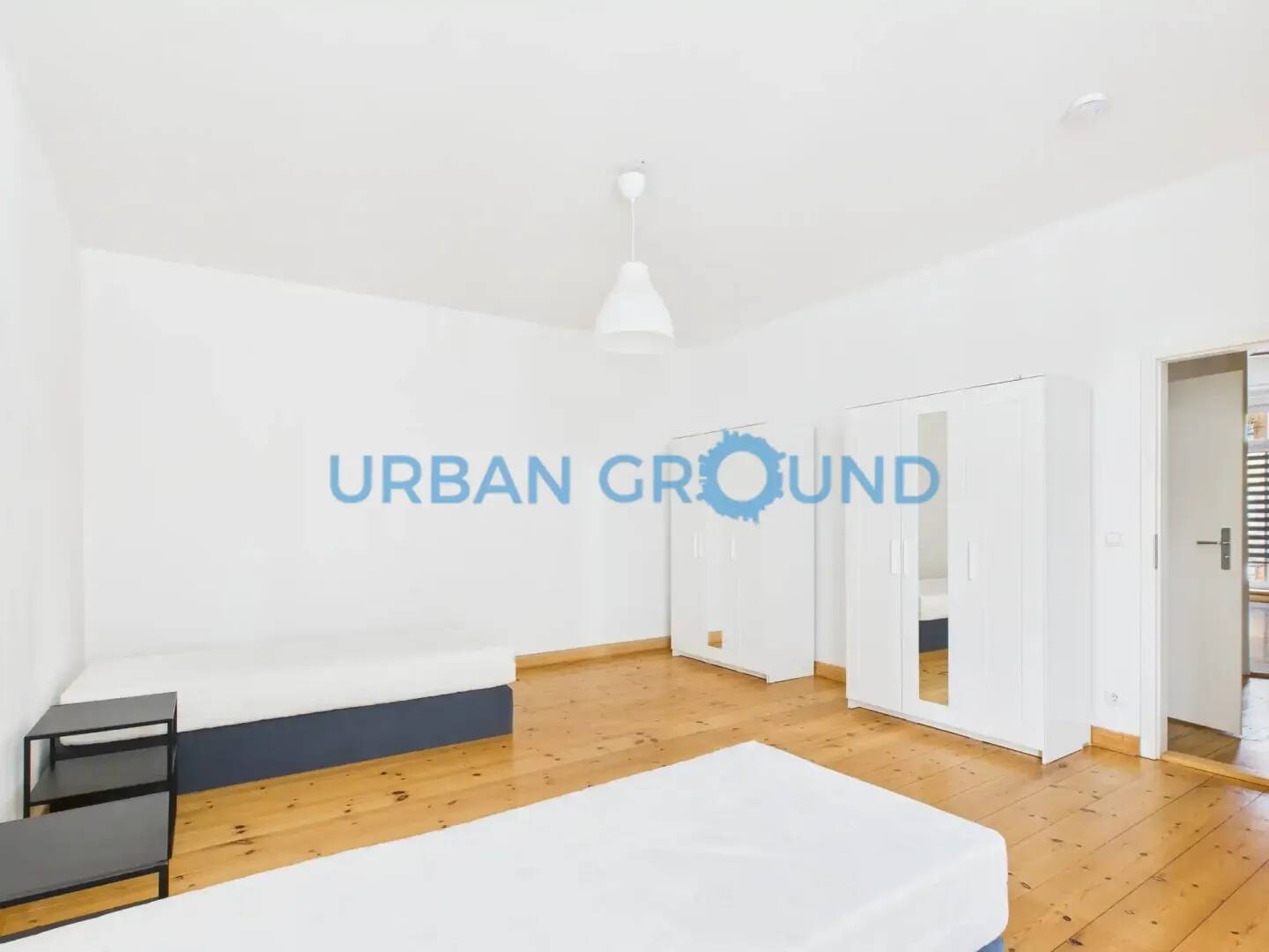 Mietrabatt - 3 Große Zimmer Nähe S-Köpenick - Preis pro Bett (2 Betten pro Zimmer) (NUR FÜR FRAUEN) - Photo 1