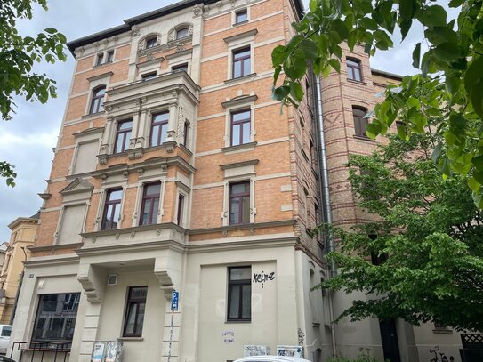 große, renovierte 4 Zimmer Wohnung im Paulusviertel