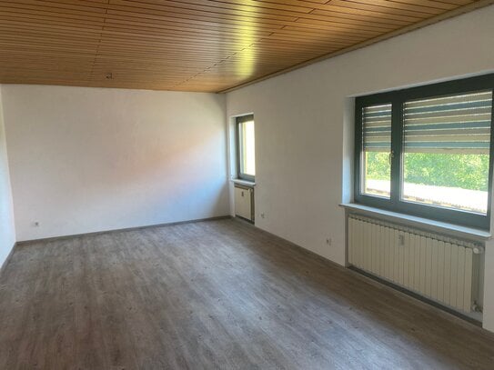 Schöne Drei-Zimmer-Wohnung in Großweingarten