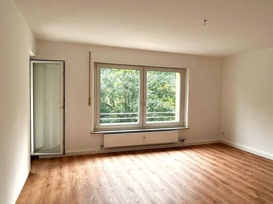 Schöne 3 Zimmer Wohnung mit Balkon