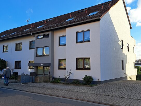 **Gelegenheit! Große Dreiraumwohnung mit Balkon und Garage! KAUFEN statt mieten!***