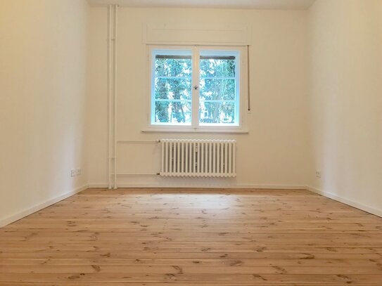 Modernisierte 2-Zimmer Wohnung (bezugsfrei) Zehlendorf Mitte