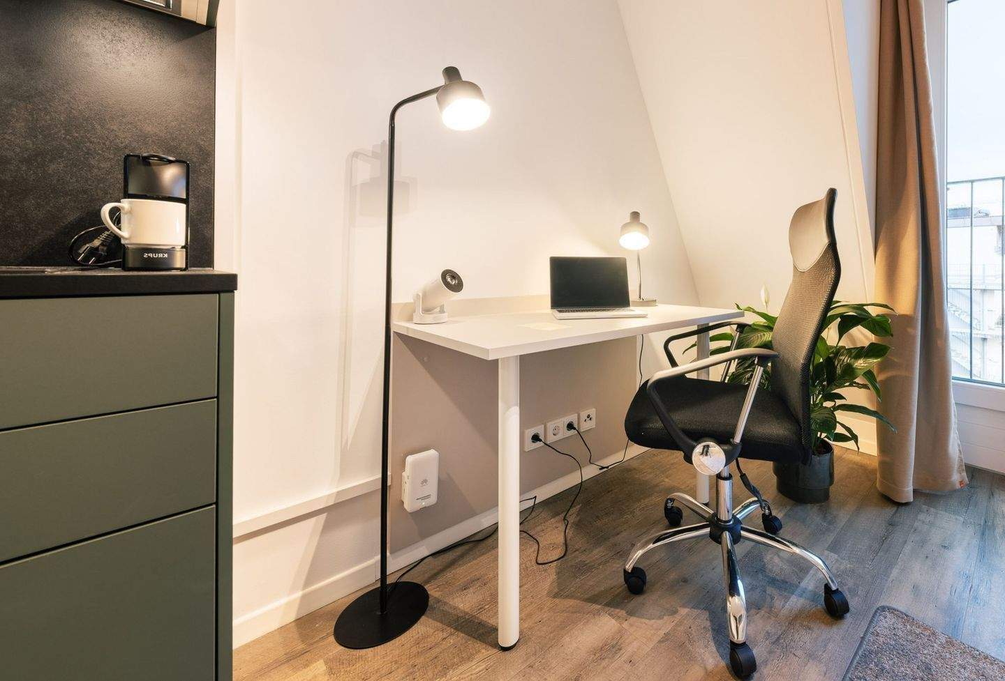 THE FIZZ Berlin Friedrichshain - **ERSTBEZUG** Vollmöblierte Single Apartments für Studierende - Photo 1