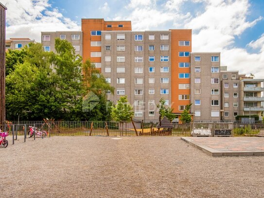 Gepflegte 4-Zimmer-Wohnung mit Loggia, EBK und Stellplatz in beliebter Lage