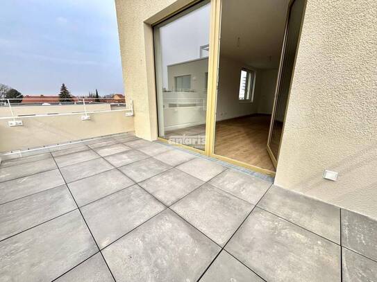 antaris Immobilien GmbH ** Charmante 4-Zimmer-Wohnung mit Balkon und Dachterrasse am Steigereck **