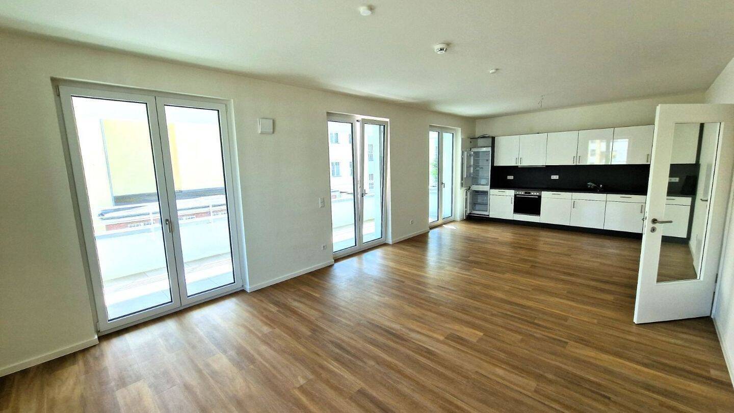 4 Zimmerwohnung mit Balkon (Südausrichtung)/Einbauküche/Dusch & Wannenbad - Foto 1