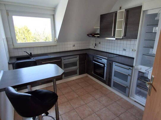 3-Raum Wohnung im OG/DG mit Einbauküche, Balkon und Stellplatz