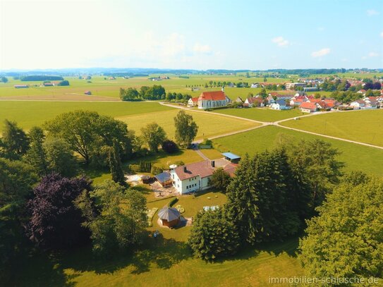 Alternativ zum Bauernhaus einen Landsitz in Alleinlage mit der Möglichkeit zur Pferdehaltung