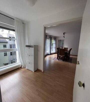 Wunderschöne, stilvolle 3-Zimmer-Wohnung mit Balkon und Einbauküche im frankfurter Westend