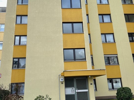 Großzügige 2-Zimmer Wohnung in Nürnberg Gartenstadt mit sonnigem Balkon in Traumlage sucht neuen Mieter