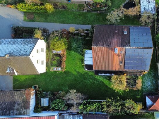 Familienpaket 1 Eigentümer 2 Häuser 3 Einheiten mit herrlichen Garten in Leonberg