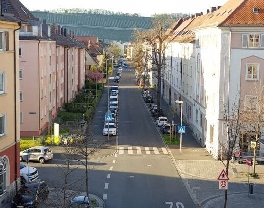 Lichtdurchflutete, sanierte 3-Zi-Whg in Top Lage Würzburg Zellerau mit Balkon und EBK