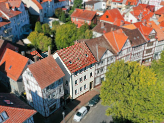 +++ Charmantes Mehrfamilienhaus in Eschweger Innenstadt - Renoviert und Voll Vermietet +++