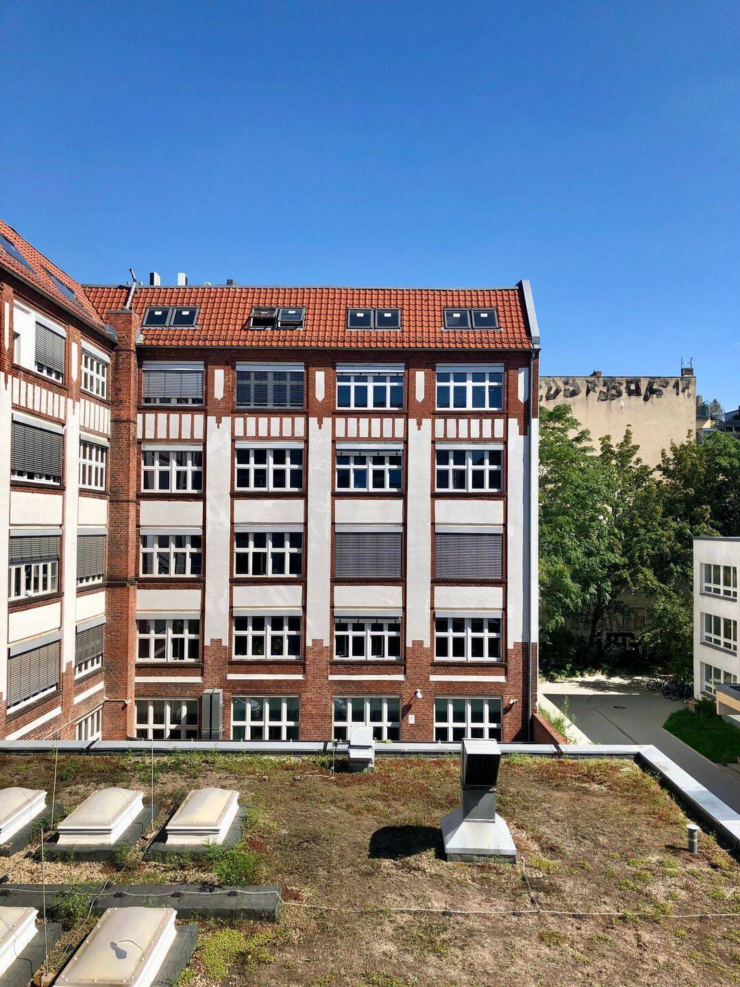 Wunderschöne 2-Zi.-Whg. mit Loggia & hochwertiger EBK - Photo 1