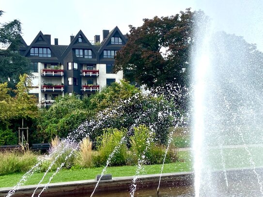 Rheinpark mit Rheinblick: Großzügige Wohnung mit viel Platz für Ihren Lebenstraum