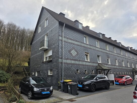 Kleine 2 Zimmer DG Wohnung in ruhiger Lage - Velbert Neviges