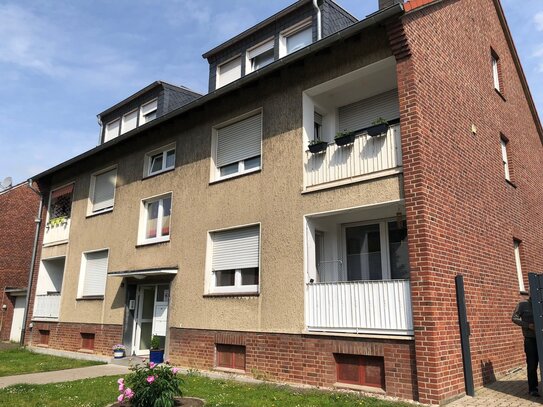 RESERVIERT ! stadtnah u. ruhig gelegen, sehr gepflegte ET-Wohnung mit überschaub. Renovierungsbedarf