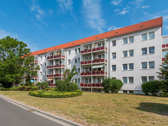 2-Raum-Wohnung mit Balkon in gepflegtem Mehrfamilienhaus