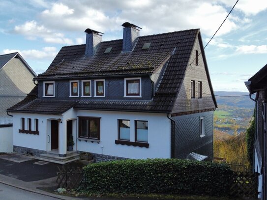 Wohnen mit Fernblick in außergewöhnlicher Lage von Bad Berleburg-Schwarzenau "Im Hüttental"