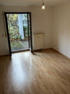 Schöne 2 Zimmer Erdgeschosswohnung mit Terrasse und Tiefgaragenstellplatz