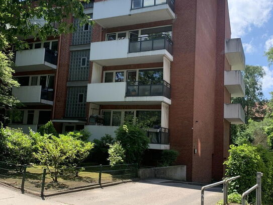 Freie 1-Zimmer-Wohnung mit Balkon und Tiefgarage in Stadtpark-Nähe - ohne Maklercourtage