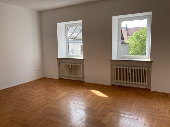 Großzügige 2-Zimmer-Wohnung *Altbau* Stadtzentrum Deggendorf