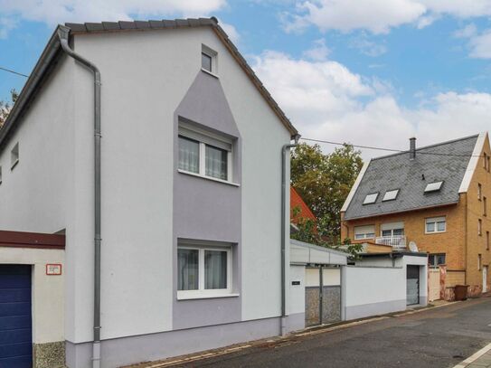 Zögern Sie nicht: Modernes Einfamilienhaus mit Garten und einer Garage