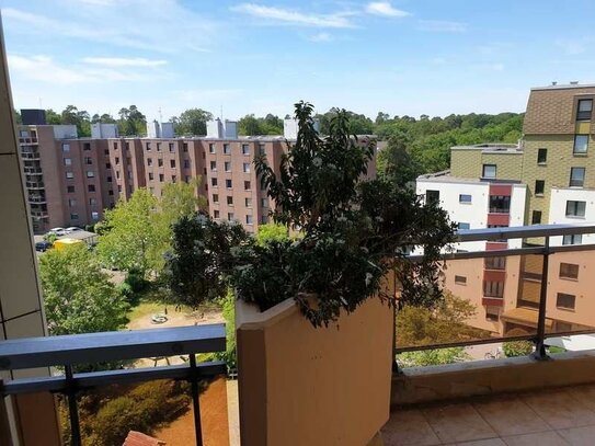 Helle 3-Zimmer-Wohnung mit Balkon und Einbauküche in Bergisch Gladbach Frankenforst