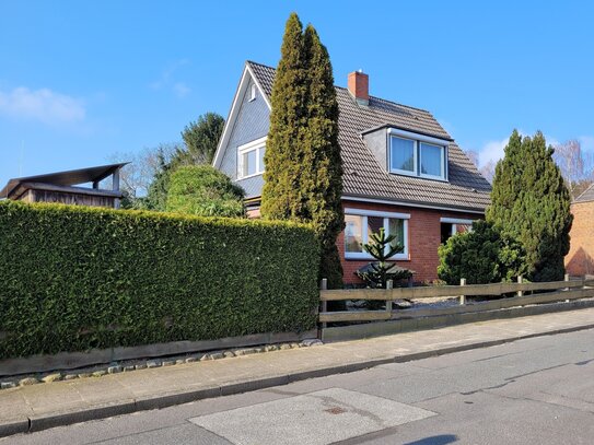 Solides, freistehendes Einfam.- Haus in ruhiger Sackgassenlage, auf Eigenland